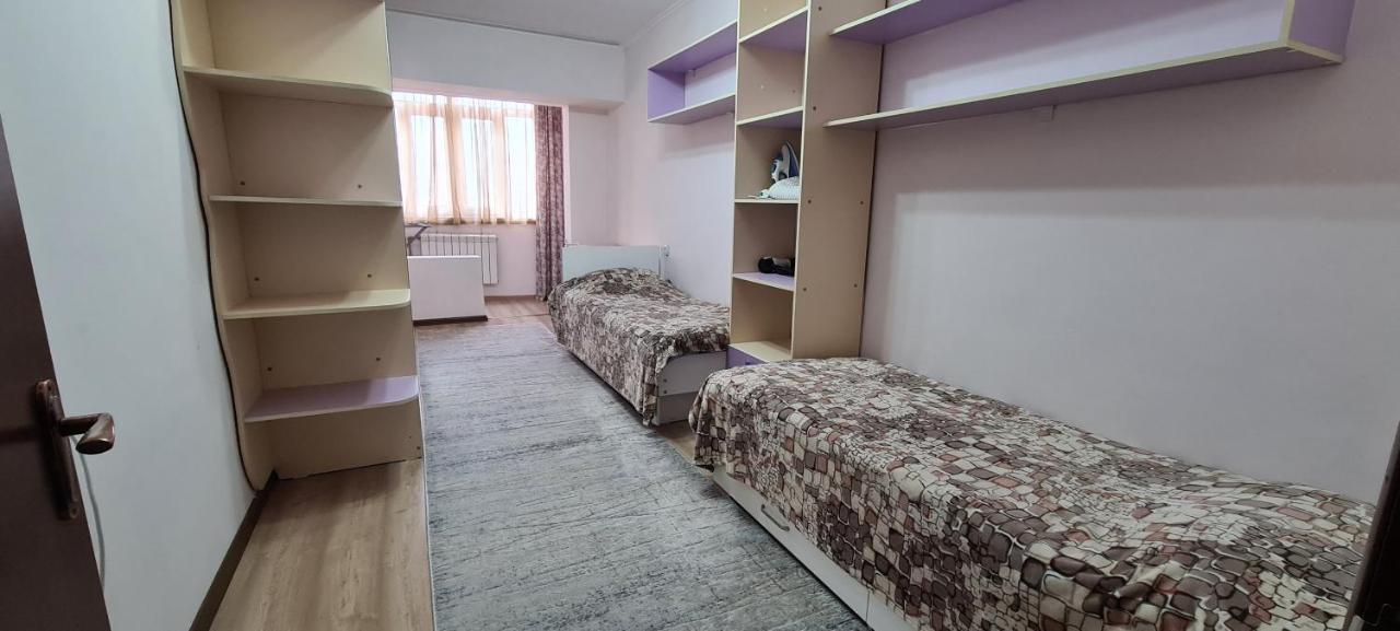Flat In Central Бишкек Екстериор снимка
